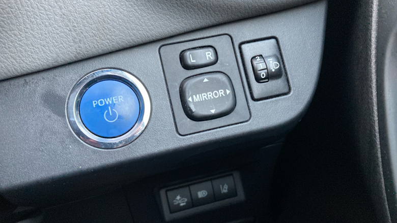 Toyota Yaris 1.5 Hybrid Icon Tech 5dr CVT Hybrid Hatchback